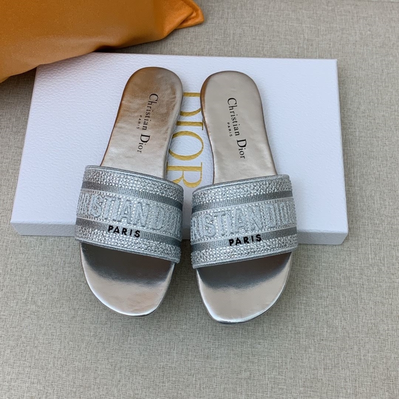 ch**an D*or slippers